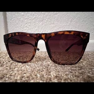 Tommy Hilfiger Kim Squared Sunglasses Brown Tortoise Frame